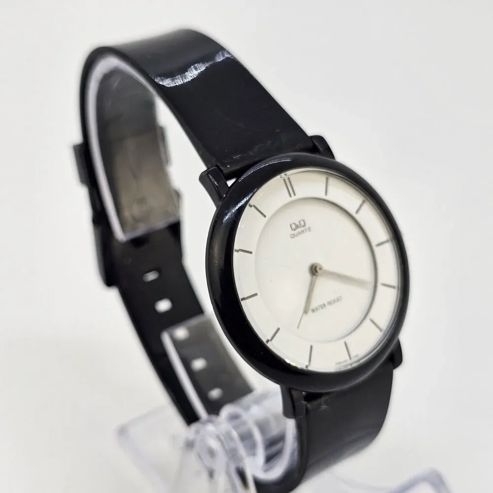 QQ Unisex Watch 37MM White Dial Black Plastic Band Straps‎ New Battery